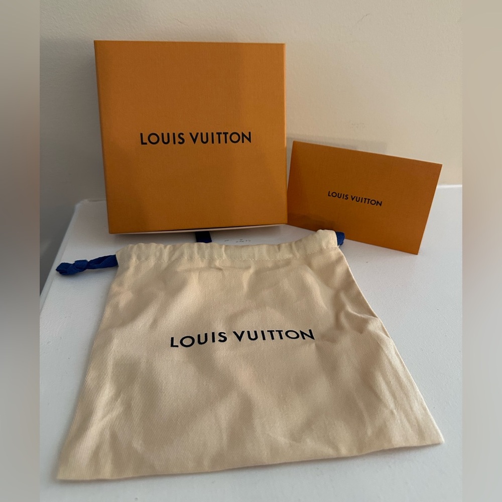 Louis Vuitton Drawstring dustbag, box & receipt holder